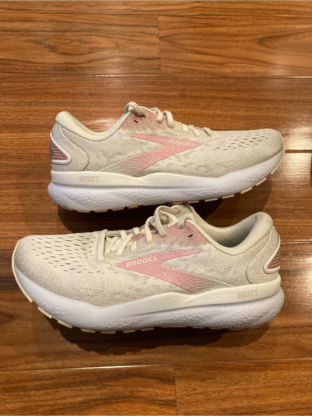 Brooks Women's Sneakers in Pink and White